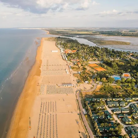 With Terrace And Pool Access Bibione