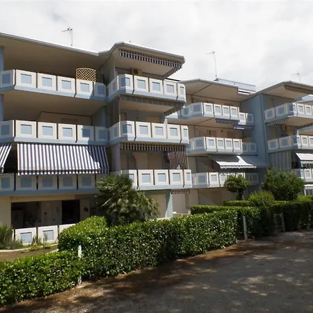 With Terrace And Pool Access Apartamento Bibione